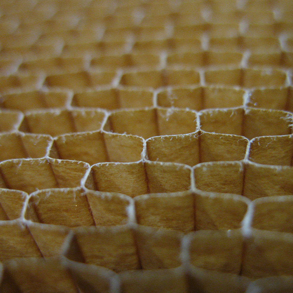 A kraft honeycomb cooling pad