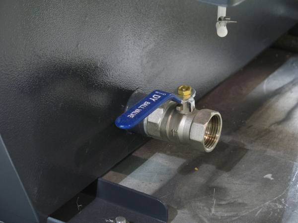 Drain valve on Timesavers WDC dust collection system